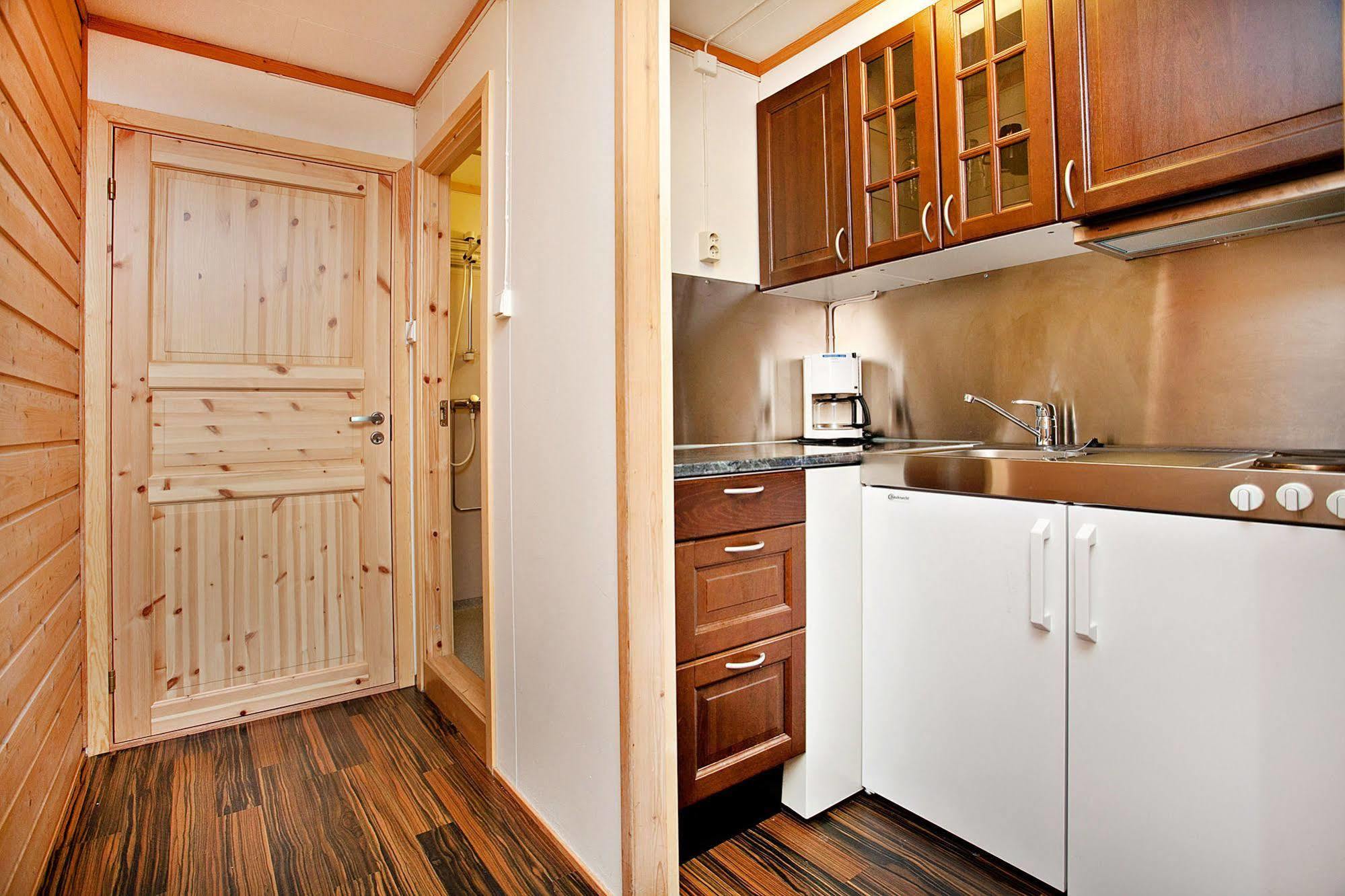 Sandmoen Bed & Breakfast, Free Parking Motel